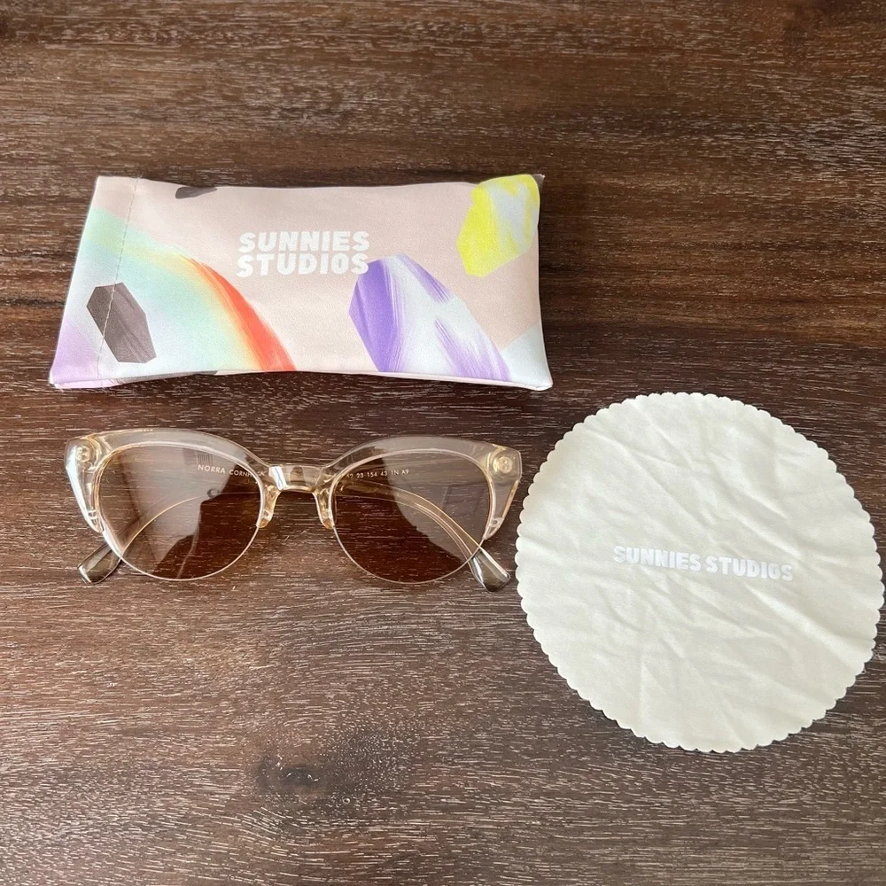 NWOT Sunnies Studios Sunglasses